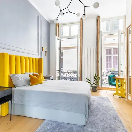 Loft With Terrace & Ac In The Heart Of 아파트 *